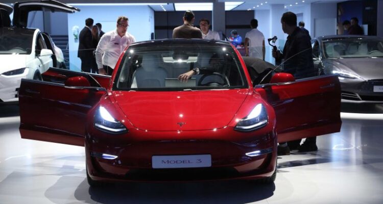 Tesla Menenangkan Ketakutan dengan Angka Penjualan yang Kuat